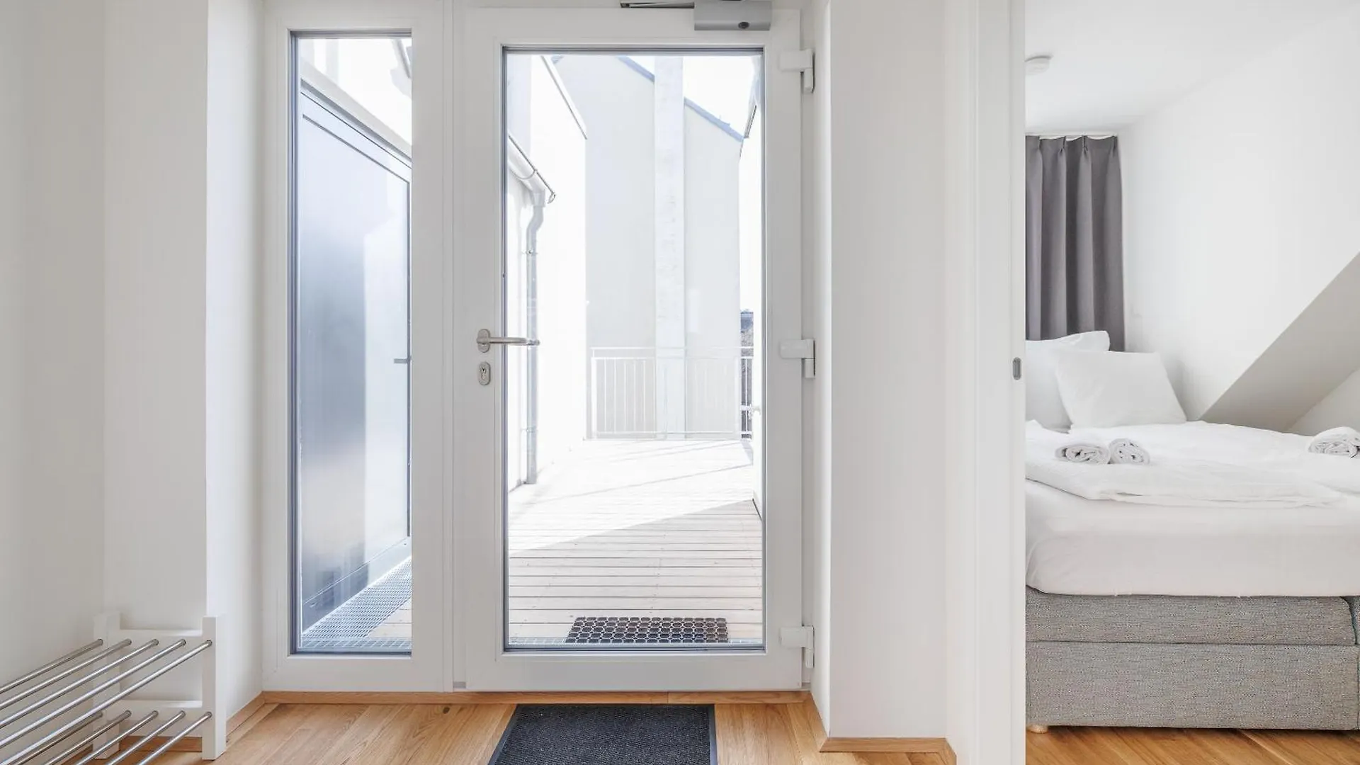 Symphony Apartments 38 - Modern Loft With Terrace And Grill In Central Location Vienna Austria