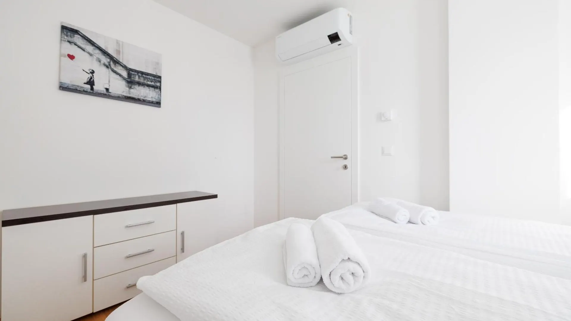 Symphony Apartments 38 - Modern Loft With Terrace And Grill In Central Location Vienna
