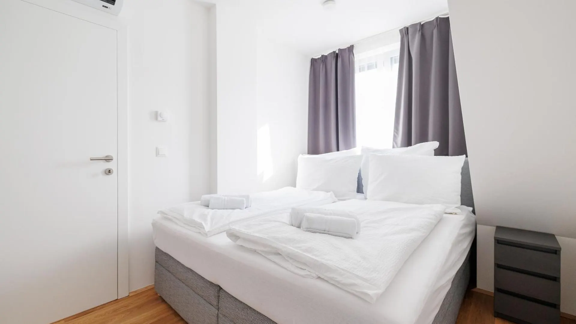Symphony Apartments 38 - Modern Loft With Terrace And Grill In Central Location Vienna 0*,