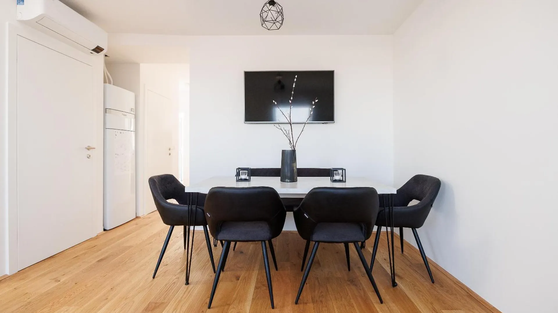 Symphony Apartments 38 - Modern Loft With Terrace And Grill In Central Location Vienna