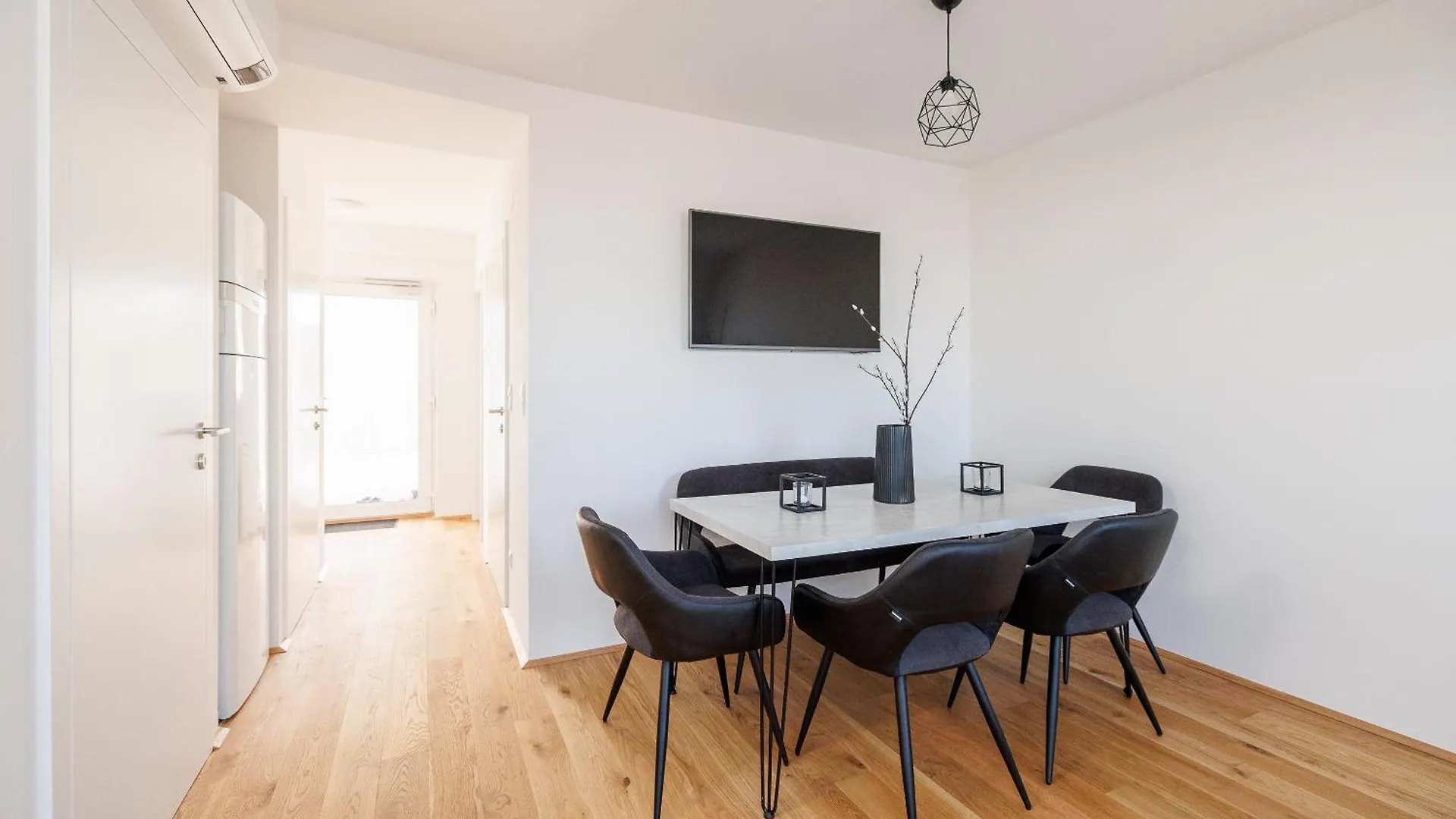Symphony Apartments 38 - Modern Loft With Terrace And Grill In Central Location Vienna
