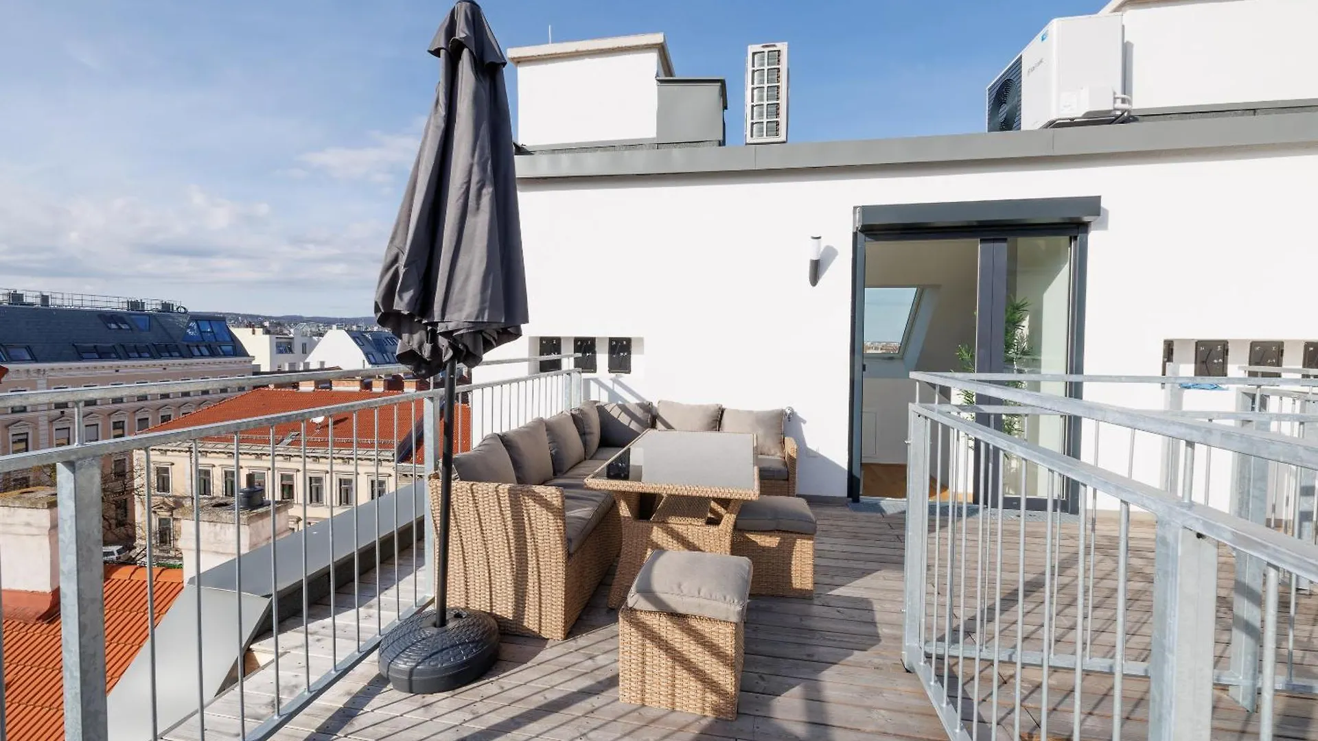 Symphony Apartments 38 - Modern Loft With Terrace And Grill In Central Location Vienna