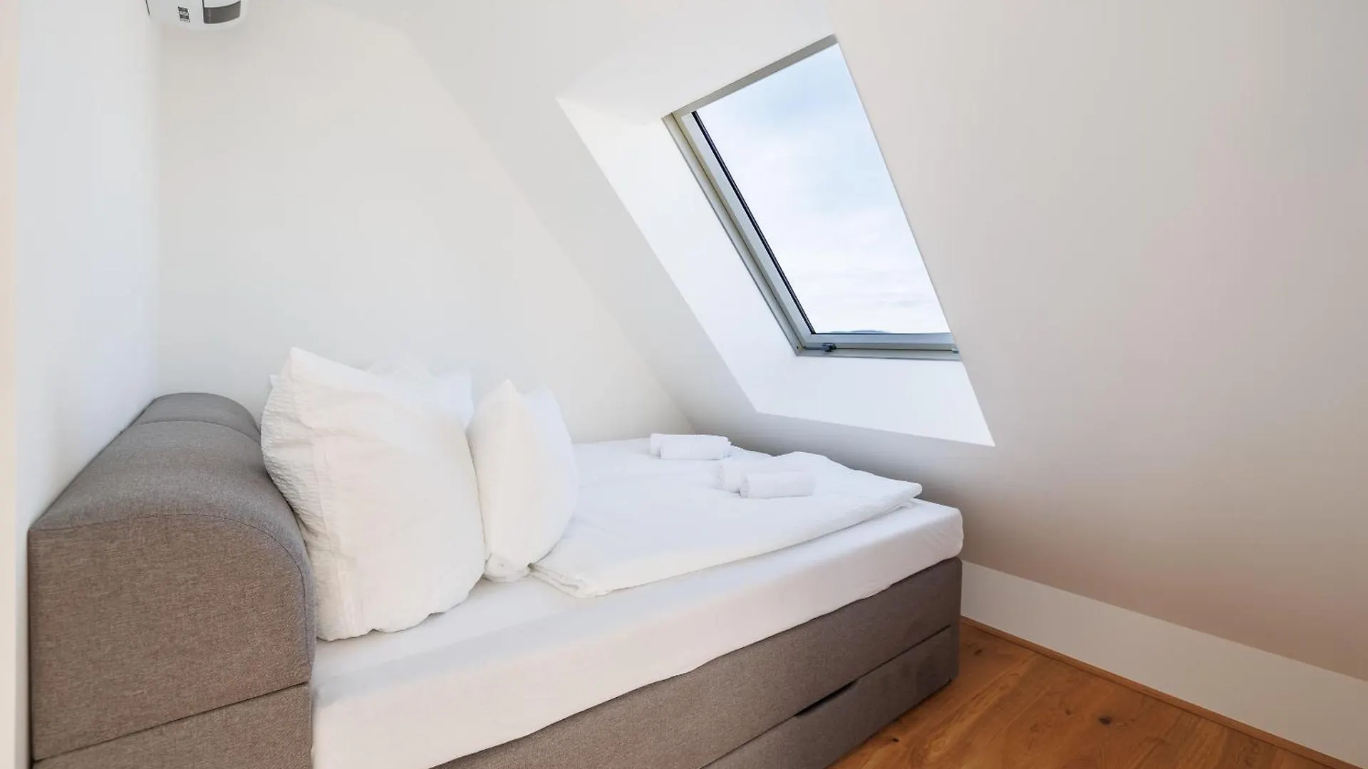 Symphony Apartments 38 - Modern Loft With Terrace And Grill In Central Location Vienna Austria