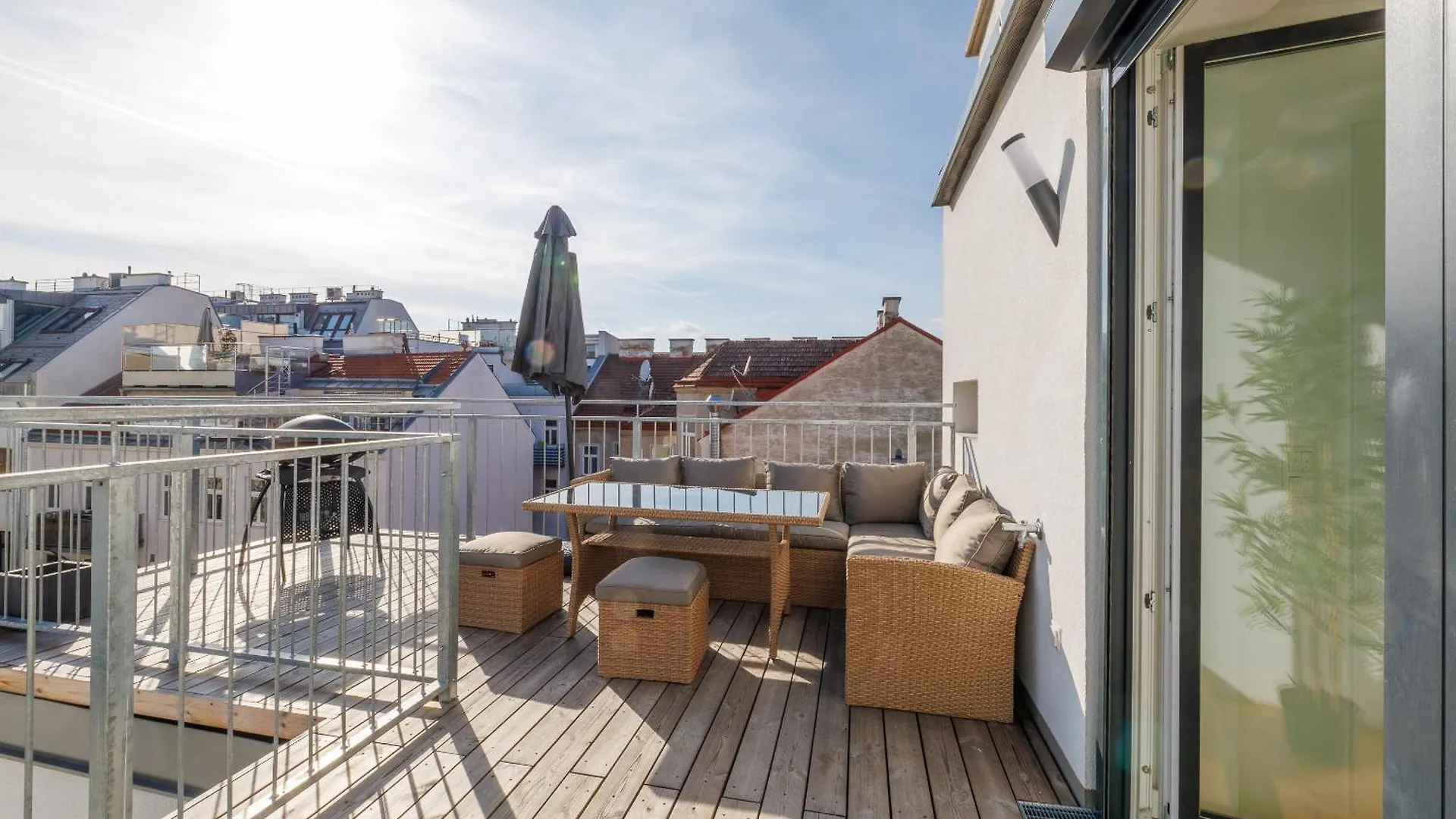 Symphony Apartments 38 - Modern Loft With Terrace And Grill In Central Location Vienna