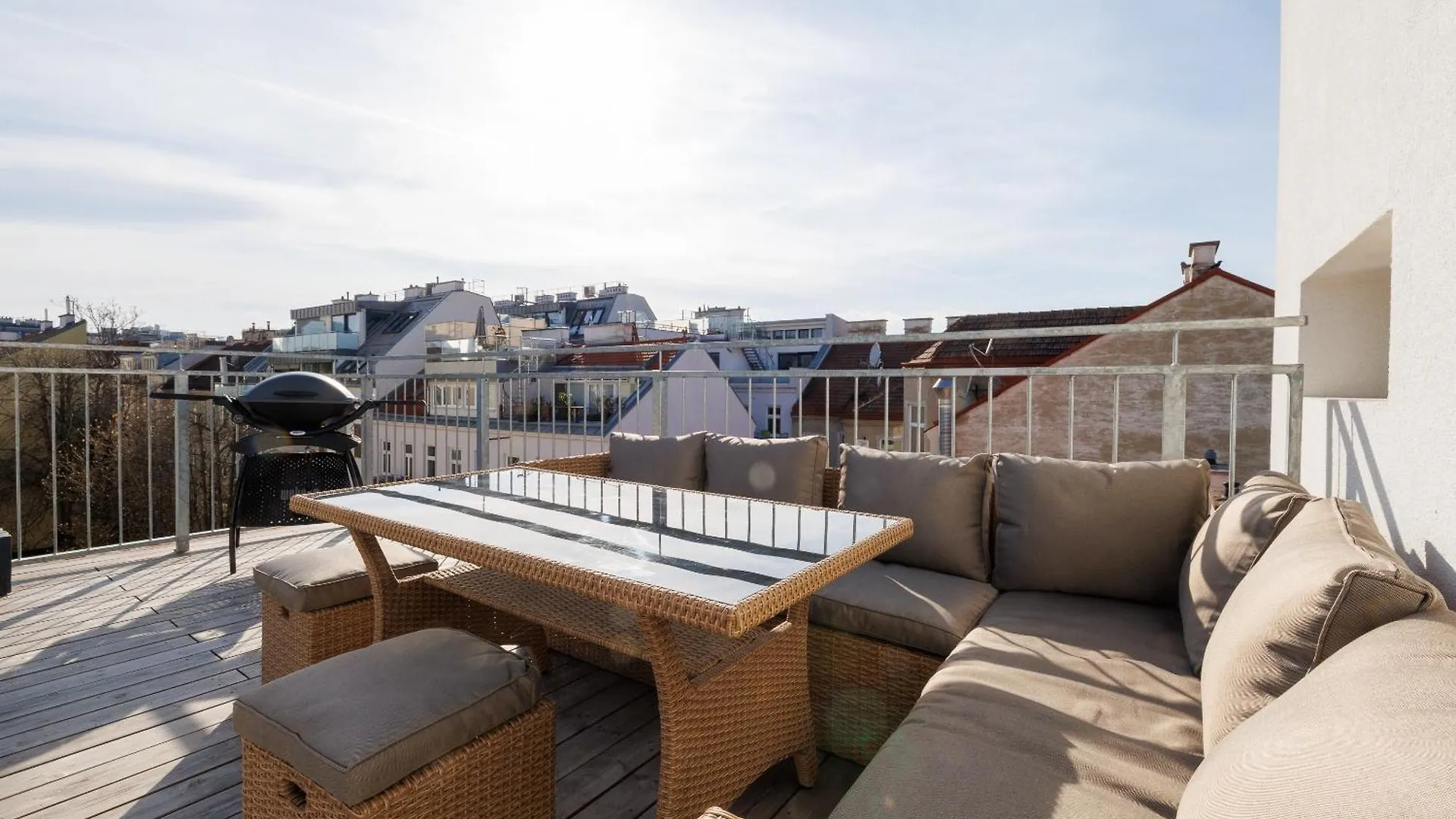 Symphony Apartments 38 - Modern Loft With Terrace And Grill In Central Location Vienna Austria